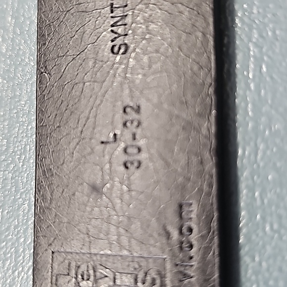 Levi's‎ black with silver buckle large belt. 31-32. - Picture 6 of 10